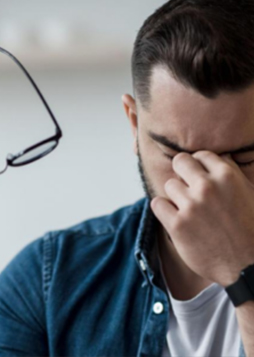 Man suffer from phorias